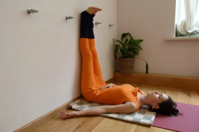 ყველა ქალბატონს გირჩევთ, დაუთმოთ დღეში მხოლოდ 20 წუთი ამ მარტივ პოზას