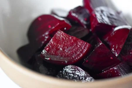 ჭარხალი ღვიძლს უჯრედულ დონეზე მტვერსასრუტივით წმენდს. ბოსტნეულის კოქტეილი მთელი სხეულისათვის