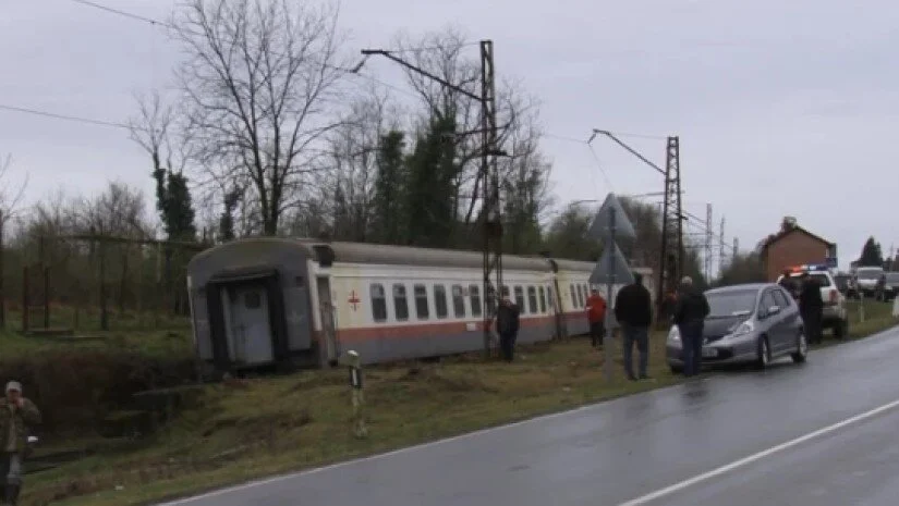 ღმერთო  ოღონდ ეს არა‼️ ოზურგეთი-თბილისის მატარებელი ლიანდაგიდან გადავიდა,რა ხდება ადგილზე.