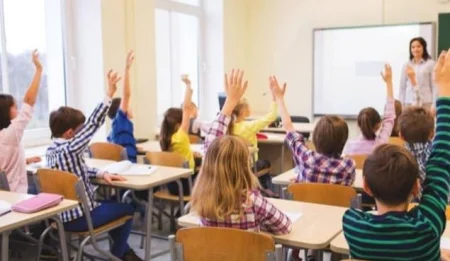 სკოლებსა და ბაღებში სააღდგომო არდადეგები ხანგრძლივდება – რომელ რიცხვამდე დაისვენებენ ბავშვები